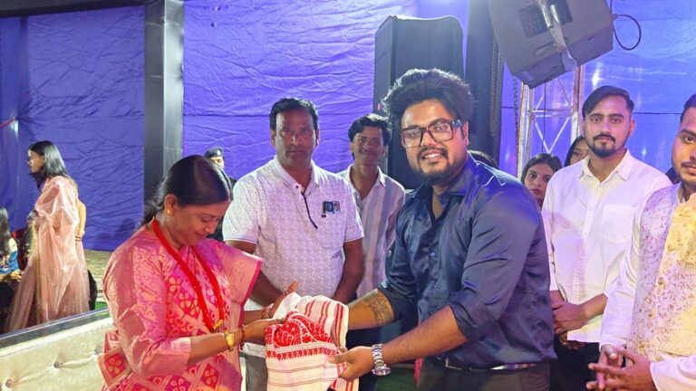 Giridih Drama and Dance Festival : गिरिडीह में नाट्य-नृत्य महोत्सव 2026 का भव्य शुभारंभ, मेयर प्रमिला मेहरा ने दीप प्रज्वलित कर किया उद्घाटन