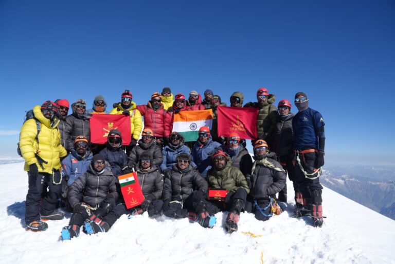 Bermo News : फुसरो के लेफ्टिनेंट कर्नल जयप्रकाश कुमार ने 7077 मीटर ऊंचे माउंट कुन पर फहराया तिरंगा, भारतीय सेना ने बनाया नया रिकॉर्ड