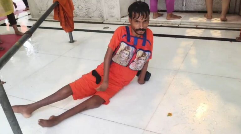 Kanwar Yatra : दिव्यांग अनिल भोला ने हाथों के सहारे पूरी की कांवड़ यात्रा, हरिद्वार से मेरठ तक पहुंचकर किया भगवान शिव का जलाभिषेक