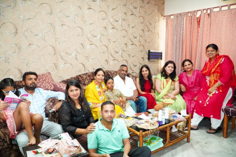 Jamshedpur News : रक्षाबंधन पर दिखा भाई-बहन के प्रेम का अनोखा रंग, पूर्व मंत्री बन्ना गुप्ता और मेयर सुधा गुप्ता ने मनाया त्योहार