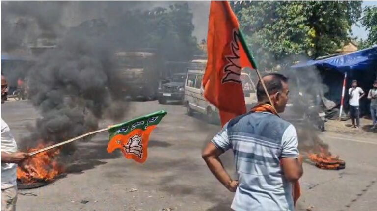 Jamshedpur News : झारखंड बंद का पोटका में दिखा असर, पूर्व विधायक मेनका सरदार के नेतृत्व में सड़कों पर उतरे भाजपा कार्यकर्ता
