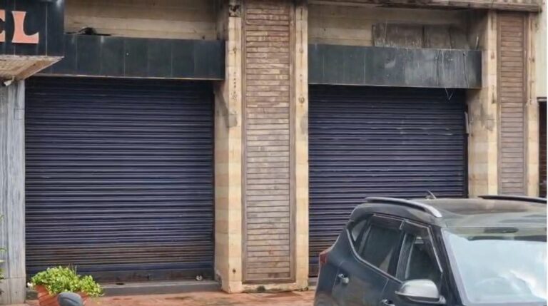 Jamshedpur News : जमशेदपुर में झारखंड बंद का असर, भाजपा कार्यकर्ताओं ने कराया बाजार बंद; छात्र लाठीचार्ज के विरोध में सड़क पर उतरे