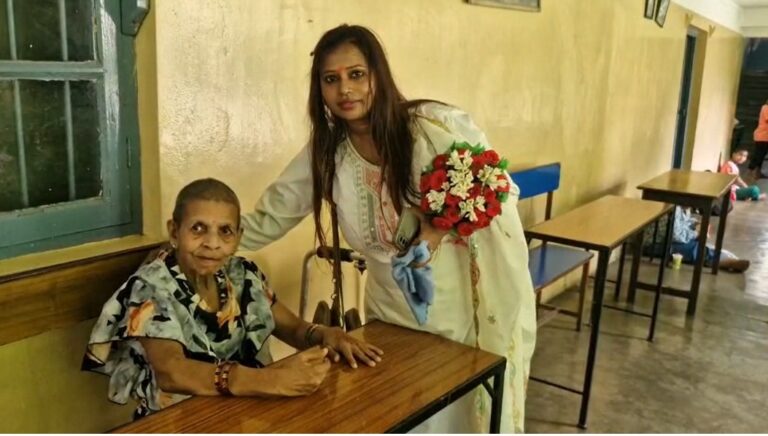 Jamshedpur News : जमशेदपुर में अंतर्राष्ट्रीय कवित्री अंकिता सिन्हा ने चेसायर होम में मनाया जन्मदिन, दिव्यांग बच्चों के साथ बांटी खुशियां