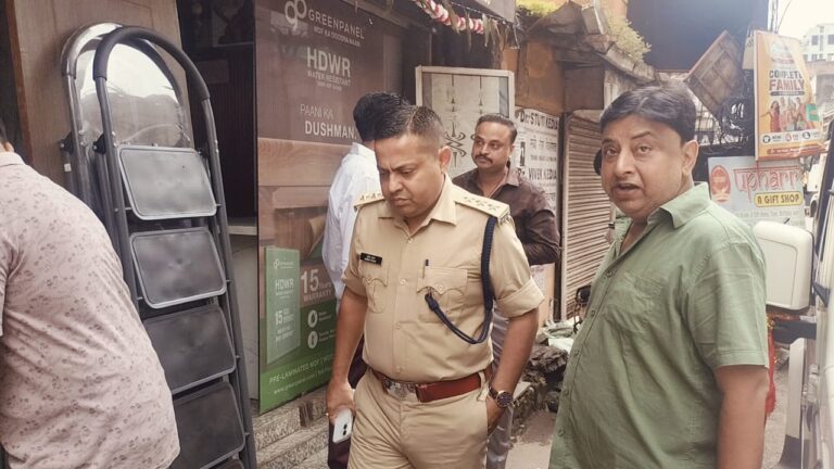 Jamshedpur News : जमशेदपुर में बड़ी चोरी: मलिक प्लाईवुड एंड डेवलोपर्स में ताला तोड़कर 5 लाख रुपये का सामान और नकदी पार