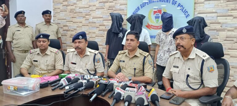 Jamshedpur News : जमशेदपुर में अवैध जुआ-लॉटरी के खिलाफ पुलिस की बड़ी कार्रवाई, चार गिरफ्तार