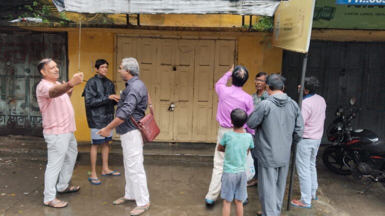 Jamshedpur News : गोलमुरी में चोरों का आतंक: बैंक डकैती के अगले दिन ज्वेलरी दुकान में सेंधमारी, 4 लाख के आभूषण चोरी