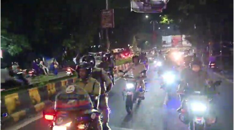 Jamshedpur News : जमशेदपुर में पुलिस का सघन गश्ती अभियान, गली-मोहल्लों से चौक-चौराहों तक बढ़ाई गई निगरानी