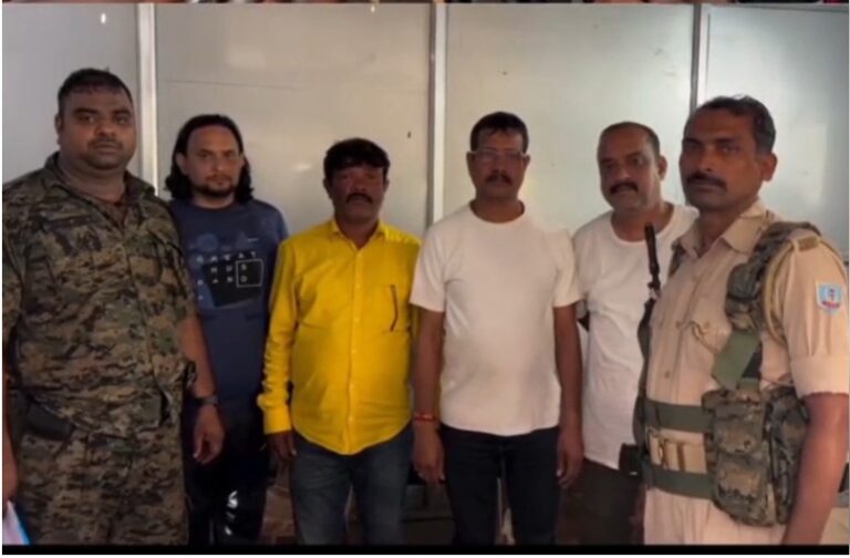 Jamshedpur News : बिंदल मॉल फायरिंग मामले में बड़ा अपडेट: चार कथित साजिशकर्ता रायपुर से गिरफ्तार, शूटरों की तलाश जारी