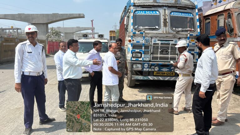 Jamhsedpur News : जमशेदपुर में अवैध पार्किंग पर प्रशासन की बड़ी कार्रवाई, 72 वाहनों से 3.90 लाख रुपये जुर्माना वसूला