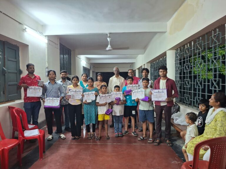 Jamshedpur News : जमशेदपुर में जयालक्ष्मी नाट्य कला मंदिरम के कलाकारों ने गणेश विसर्जन शोभायात्रा में बिखेरा कला का जादू, उत्कृष्ट प्रदर्शन पर हुए सम्मानित