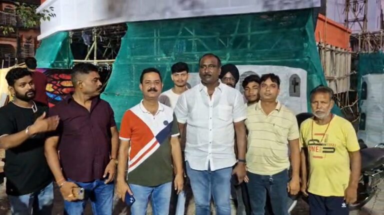 Jamshepur News : जमशेदपुर दुर्गा पूजा 2026: कदमा के पूजा पंडालों का डीएसपी ने किया निरीक्षण, सुरक्षा व्यवस्था को लेकर दिए अहम निर्देश