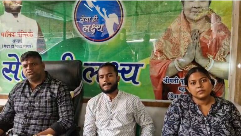 Jamshedpur News : करंडीह विसर्जन के दौरान मारपीट का मामला गरमाया, झामुमो नेता माणिक मल्लिक और पीड़ितों ने लगाए गंभीर आरोप